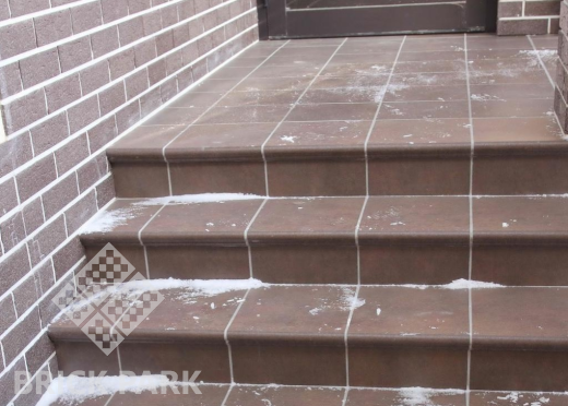 Плинтус ступени правый Stroeher  Asar 640 maro