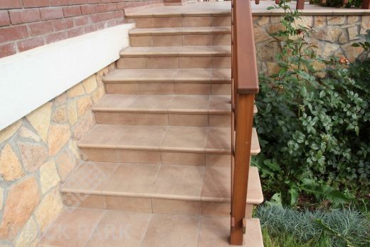 Плинтус ступени правый Stroeher Aera 750 rubeo 294