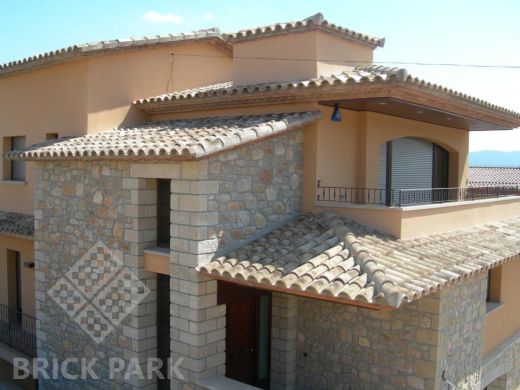 Черепица La Escandella Curved Roof Tile T5 RED Aitana